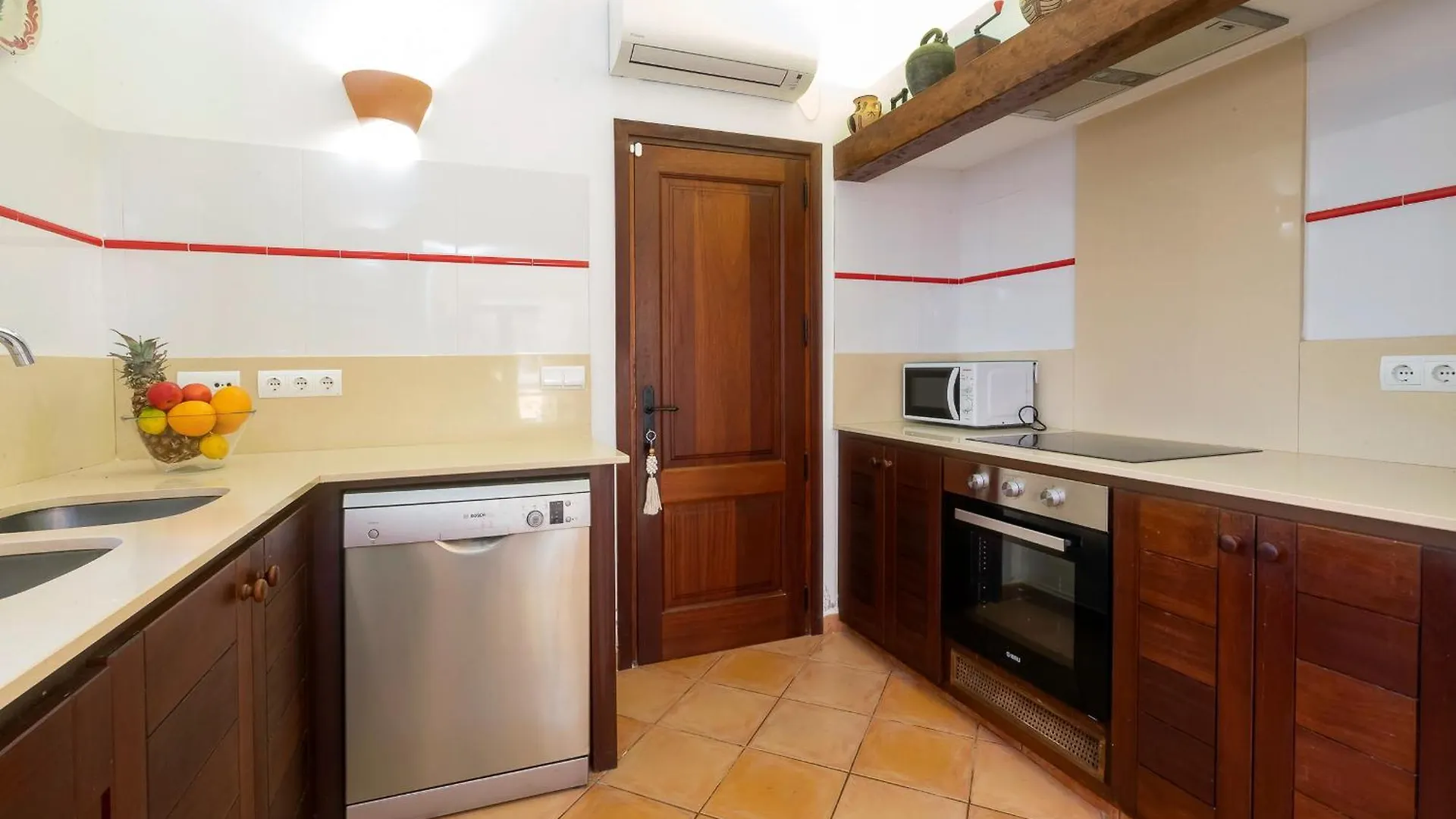 Villa In San Jose Sleeps 10 - Sa Vinya
