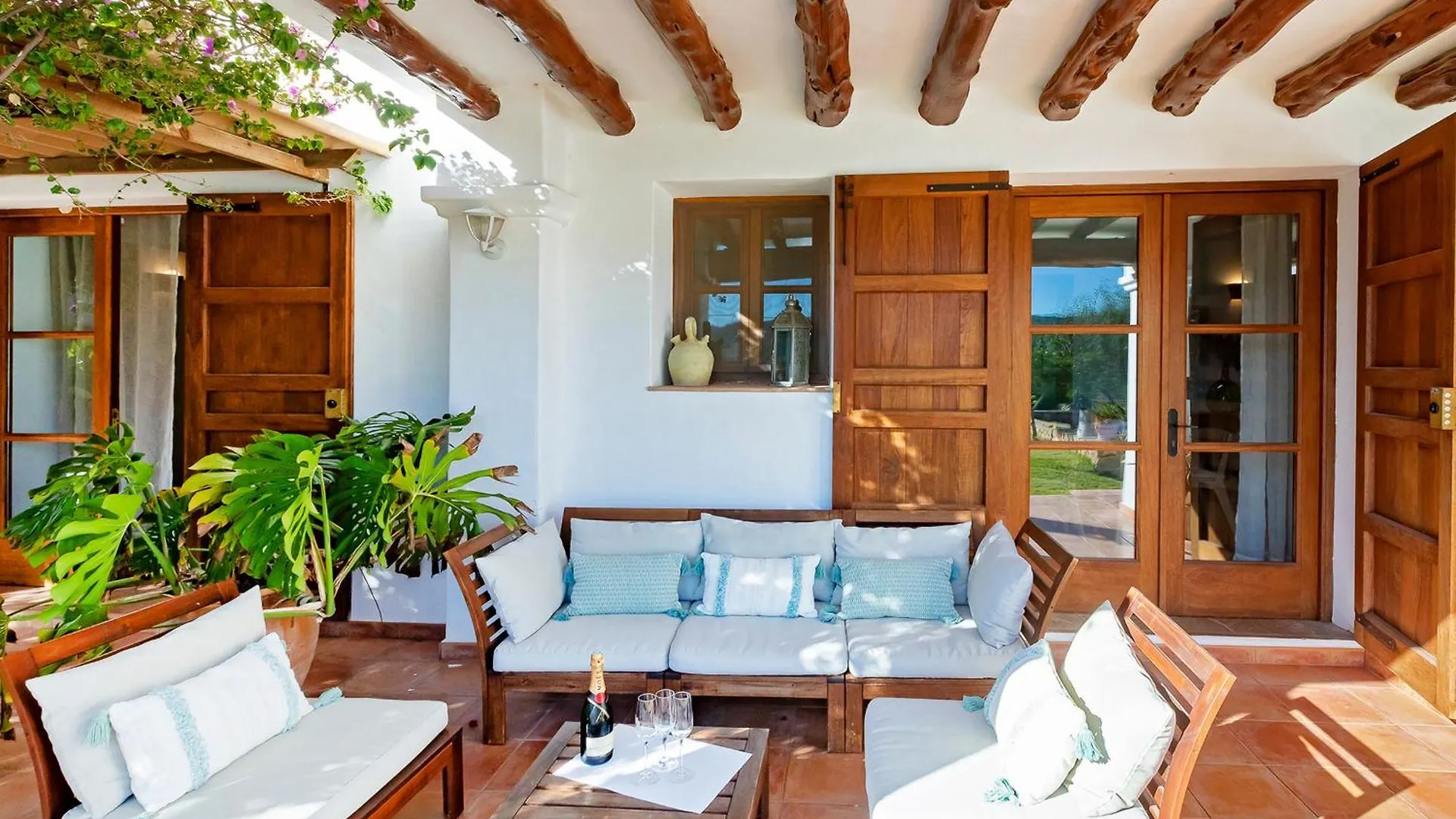 Villa In San Jose Sleeps 10 - Sa Vinya ספרד